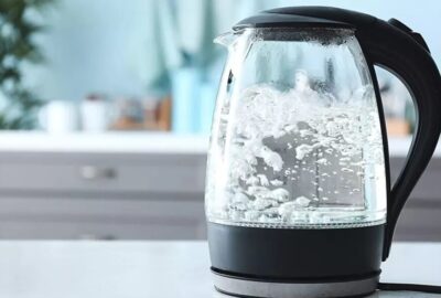 Почему после кипячения выпадает белый осадок и образуются белые хлопья на воде